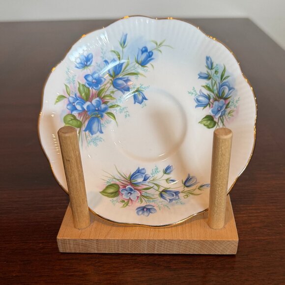 Royal Albert English Tea Cup and Saucer Set - Blue Bells - Picture 4 of 6